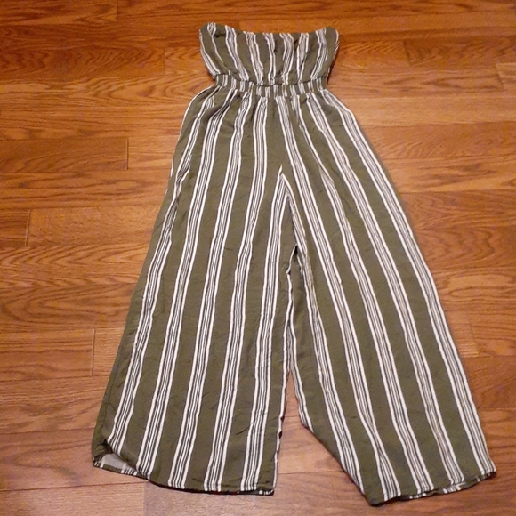 Forever 21 Pants - Forever 21 strapless romper